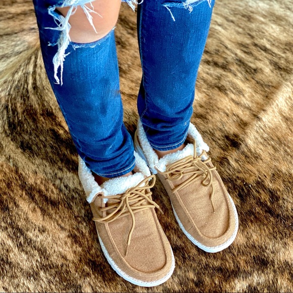 🚨RESTOCKED 🚨Tan Ankle Lined Gypsy Jazz Booties - Picture 3 of 10